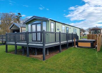 Diamond 3 (Pet) - Coldstream Holiday Park, Coldstream