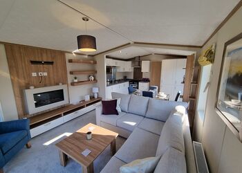 Diamond 3 (Pet) - Coldstream Holiday Park, Coldstream