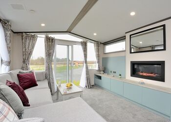 Diamond 3 (Pet) - Coldstream Holiday Park, Coldstream