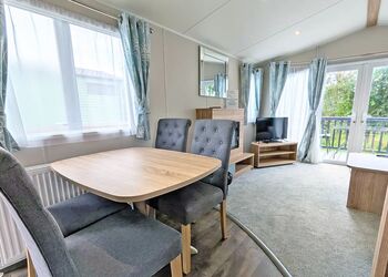 Tweed Spa +2 Bedroom (Pet Friendly) - Coldstream Holiday Park, Coldstream