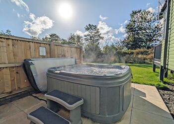 Tweed Spa +2 Bedroom (Pet Friendly) - Coldstream Holiday Park, Coldstream