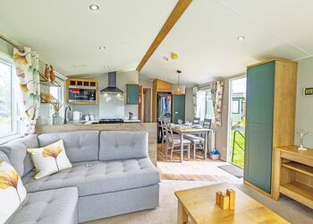 Aura Pergola Spa Luxe3 Bedroom (Pet Friendly) - Coldstream Holiday Park, Coldstream