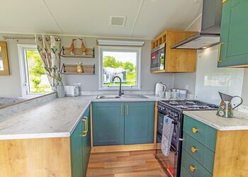 Aura Pergola Spa Luxe3 Bedroom (Pet Friendly) - Coldstream Holiday Park, Coldstream