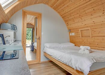 Aura Spa + Glamping Pod (Pet Friendly) - Coldstream Holiday Park, Coldstream