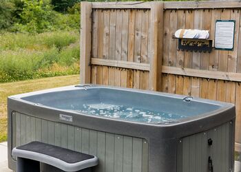 Aura Spa + Glamping Pod (Pet Friendly) - Coldstream Holiday Park, Coldstream