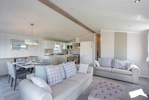 Edmonton Lodge - Coldstream Holiday Park, Coldstream