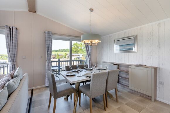 Edmonton Lodge - Coldstream Holiday Park, Coldstream