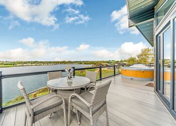 Aspen Lodge - Croft Farm Water Park, Tewkesbury