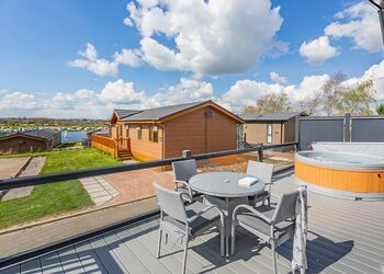 White Oak - Croft Farm Water Park, Tewkesbury