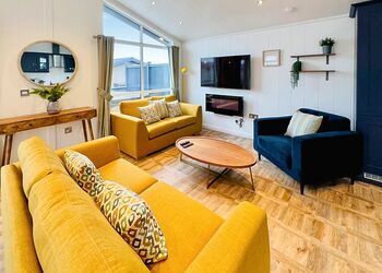 Silver Oak - Croft Farm Water Park, Tewkesbury