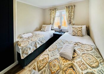 Silver Oak - Croft Farm Water Park, Tewkesbury