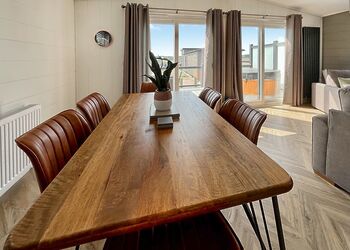 Scarlett Oak - Croft Farm Water Park, Tewkesbury