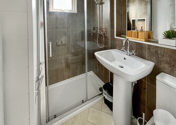 Scarlett Oak - Croft Farm Water Park, Tewkesbury