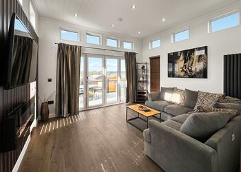 Elm Lodge - Croft Farm Water Park, Tewkesbury