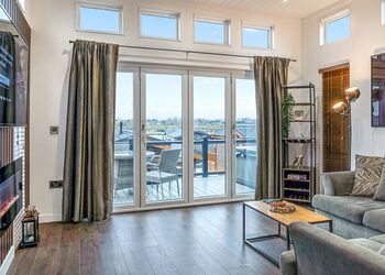 Elm Lodge - Croft Farm Water Park, Tewkesbury