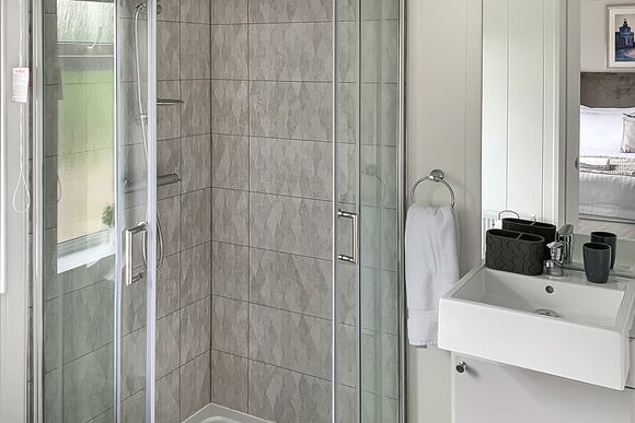 Black Oak - Croft Farm Water Park, Tewkesbury