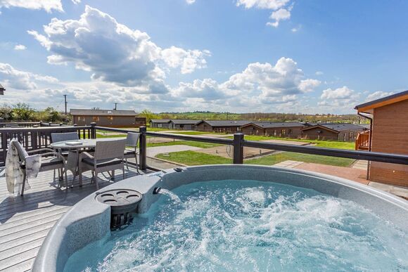 White Oak - Croft Farm Water Park, Tewkesbury