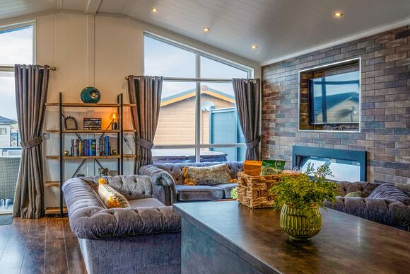 White Oak - Croft Farm Water Park, Tewkesbury