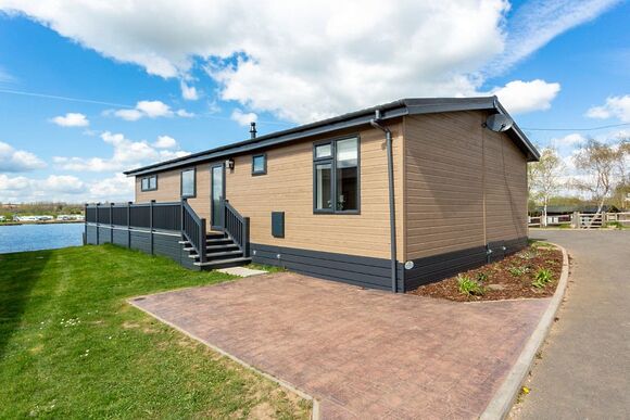 Green Oak - Croft Farm Water Park, Tewkesbury