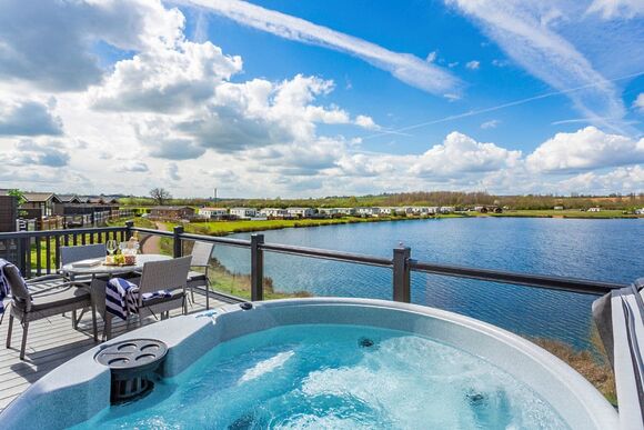 Green Oak - Croft Farm Water Park, Tewkesbury