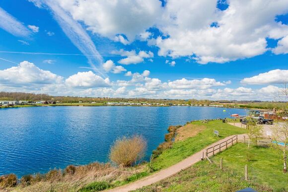 Green Oak - Croft Farm Water Park, Tewkesbury