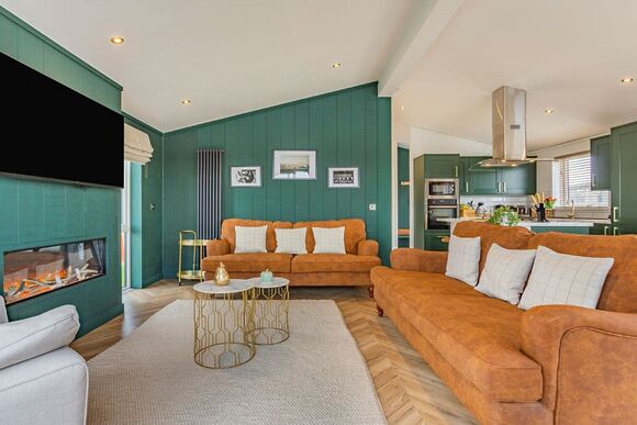 Green Oak - Croft Farm Water Park, Tewkesbury