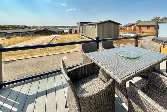 Scarlett Oak - Croft Farm Water Park, Tewkesbury