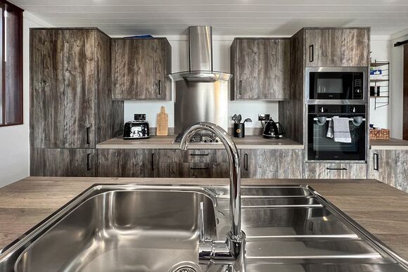 Elm Lodge - Croft Farm Water Park, Tewkesbury