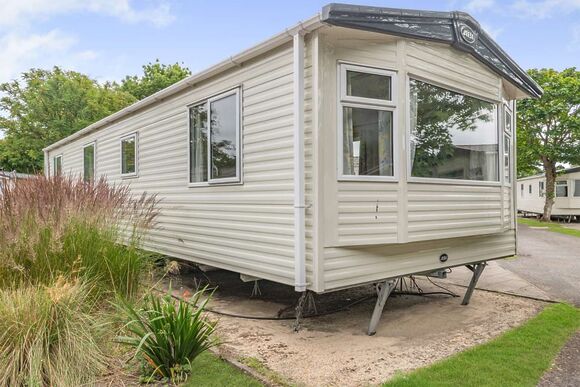 Gold Caravan with parking & decking* P, Gold Caravan with parking & decking - Challaborough Bay, Nr Bigbury-on-Sea