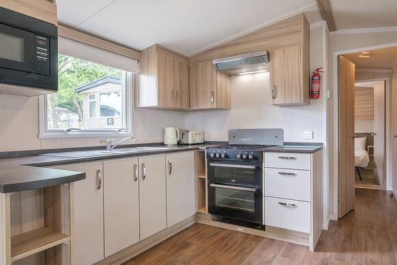 Silver Caravan with parking & decking, Silver Caravan with parking & decking P - Challaborough Bay, Nr Bigbury-on-Sea