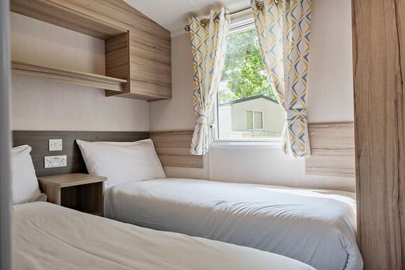 Silver Caravan with parking & decking P, Silver Caravan with parking & decking - Challaborough Bay, Nr Bigbury-on-Sea