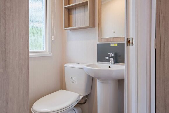 Silver Caravan with parking & decking, Silver Caravan with parking & decking P - Challaborough Bay, Nr Bigbury-on-Sea