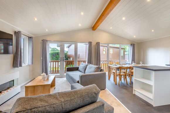 Superior Lodge with parking, ensuite & decking - Challaborough Bay, Nr Bigbury-on-Sea