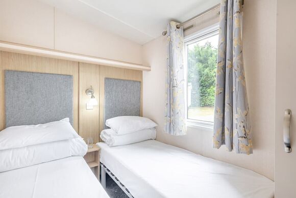 Gold Premium Caravan. With parking, ensuite, deck P - Challaborough Bay, Nr Bigbury-on-Sea