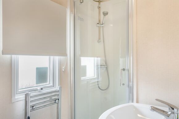 Gold Premium Caravan. With parking, ensuite, deck P - Challaborough Bay, Nr Bigbury-on-Sea