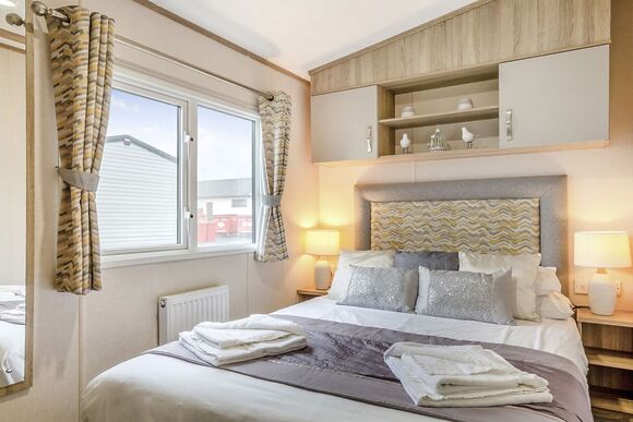 Gold Premium Caravan with parking & decking, Gold Premium 3 slps 8 parking, decking, sea view, Gold Premium Caravan with parking & decking P - Challaborough Bay, Nr Bigbury-on-Sea