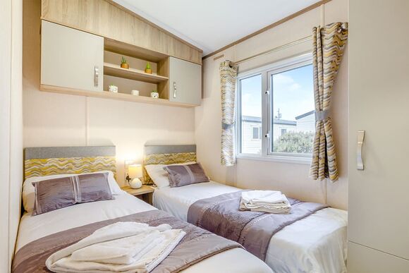Gold Premium Caravan with parking & decking P, Gold Premium 3 slps 8 parking, decking, sea view, Gold Premium Caravan with parking & decking - Challaborough Bay, Nr Bigbury-on-Sea