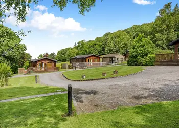 Charlesworth Lodges, Glossop