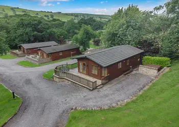 Charlesworth Lodges, Glossop
