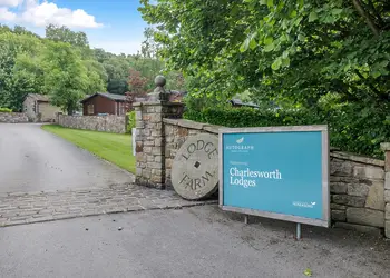 Charlesworth Lodges, Glossop