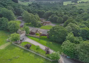 Charlesworth Lodges, Glossop