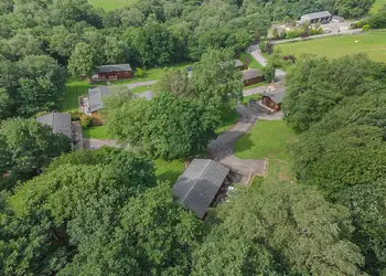 Charlesworth Lodges, Glossop