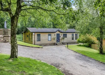 Amour Deluxe - Charlesworth Lodges, Glossop