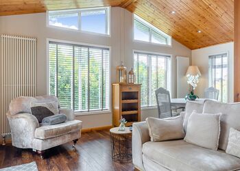 Amour Deluxe - Charlesworth Lodges, Glossop