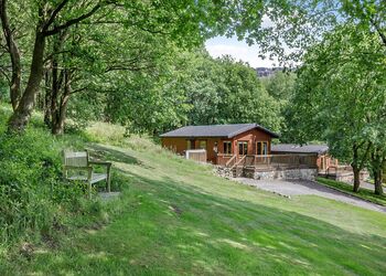 Coombes View Lodge - Charlesworth Lodges, Glossop
