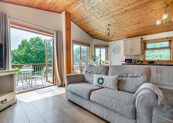 Woodland Lodge - Charlesworth Lodges, Glossop