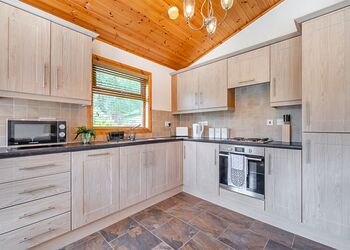 Woodland Lodge - Charlesworth Lodges, Glossop