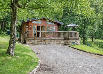 Amour Lodge - Charlesworth Lodges, Glossop