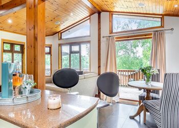 Amour Lodge - Charlesworth Lodges, Glossop