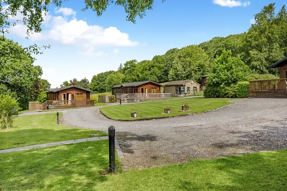 Charlesworth Lodges, Glossop